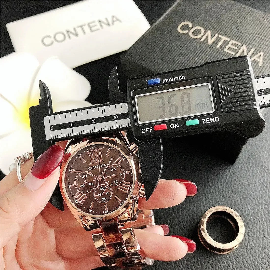 The New Watch Is Made of Ceramic Macaron Adhesive Alloy and Geneva Three Eyed Six Needle Decorative Women's Fashion Quartz