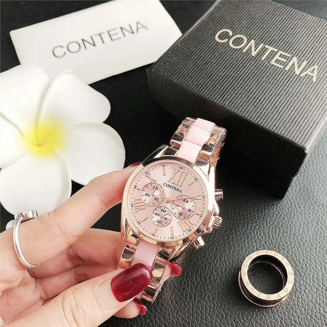 The New Watch Is Made of Ceramic Macaron Adhesive Alloy and Geneva Three Eyed Six Needle Decorative Women's Fashion Quartz