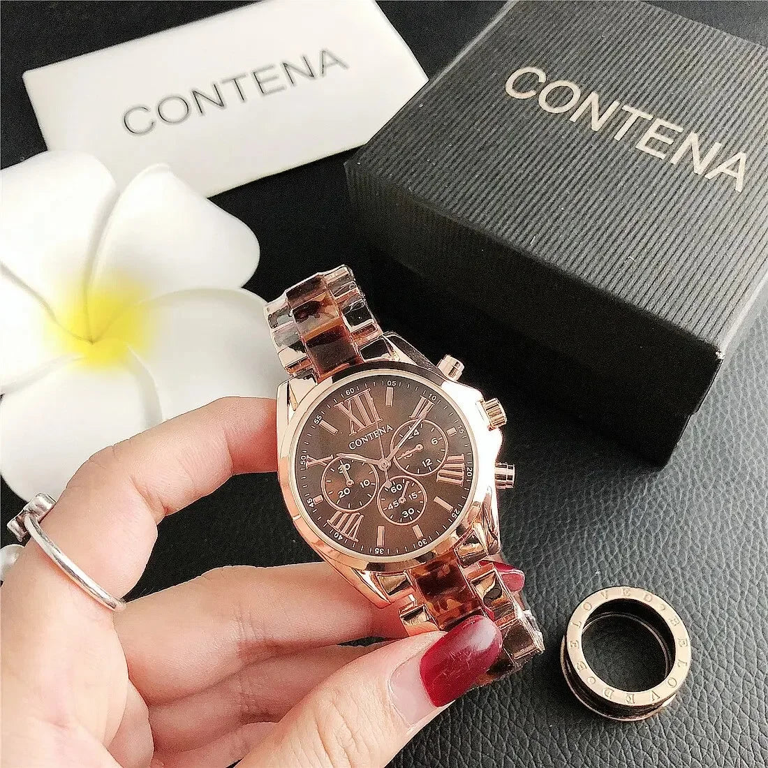 The New Watch Is Made of Ceramic Macaron Adhesive Alloy and Geneva Three Eyed Six Needle Decorative Women's Fashion Quartz